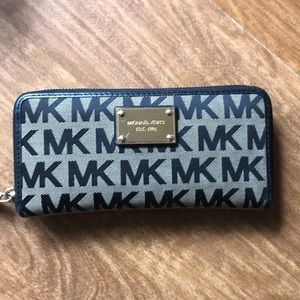 Micheal Kors wallet